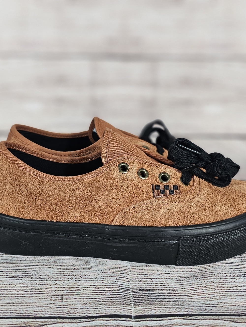 Vans Skate Authentic Hairy Suede Black Rust Mens Rare VN0A2Z2Z8D3 NWOB